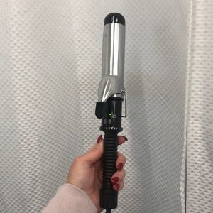 Lightly Used conair curling iron
